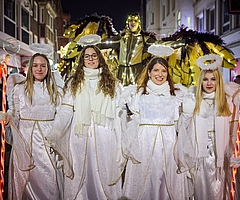 Auch die Elmshorner Engel laufen bei der Weihnachtsparade mit. (Foto: Marco Grundt)