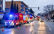 Bei dem Brand an der Friedensallee setzte die Feuerwehr eine Drehleiter ein. (Foto: Frank)