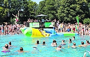Es sollte das Highlight der Freibadsaison werden. Doch weil es zu kühl wird, zieht das Badepark-Team bei der Pool-Party die Notbremse. (Foto: Poolevents.de)
