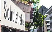 Die Schulstraße wird ab der Einmündung Flamweg bis zur Straße Am Probstenfeld gesperrt. (Foto: Frank)