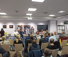 In einem Workshop arbeiteten Menschen unterschiedlichen Alters gemeinsam am Thema Inklusion. (Foto: Kreis Pinneberg)