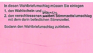 Die Stadt will den Schreibfehler auf der Rückseite der Wahlbriefumschläge handschriftlich korrigieren. (Foto: Stadt Barmstedt)