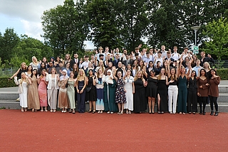 Den Abiturientinnen und Abiturienten der KGSE stehen nun alle Türen offen. (Foto: Strandmann)